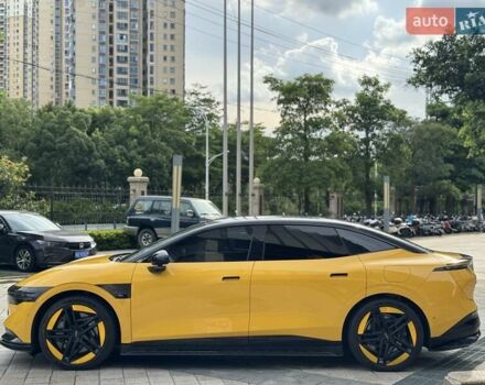 Жовтий Zeekr 007, об'ємом двигуна 0 л та пробігом 11 тис. км за 39999 $, фото 4 на Automoto.ua