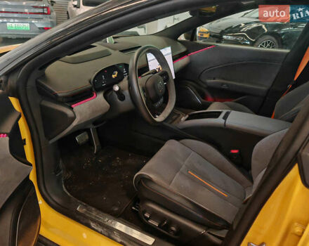 Желтый Zeekr 007, объемом двигателя 0 л и пробегом 5 тыс. км за 34000 $, фото 3 на Automoto.ua
