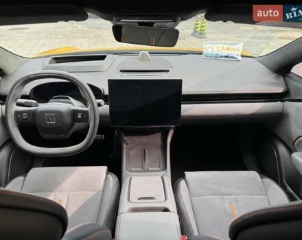 Жовтий Zeekr 007, об'ємом двигуна 0 л та пробігом 11 тис. км за 39999 $, фото 12 на Automoto.ua