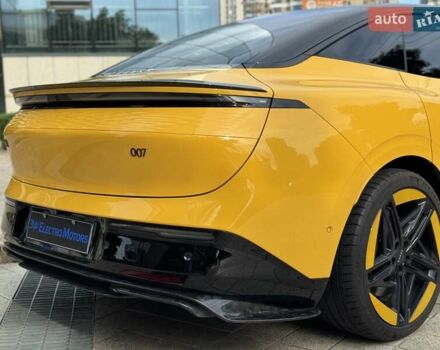 Жовтий Zeekr 007, об'ємом двигуна 0 л та пробігом 11 тис. км за 39999 $, фото 7 на Automoto.ua