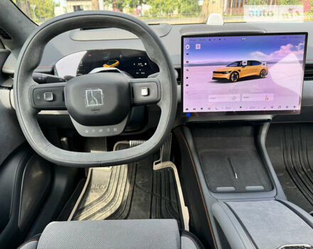 Желтый Zeekr 007, объемом двигателя 0 л и пробегом 1 тыс. км за 42500 $, фото 25 на Automoto.ua