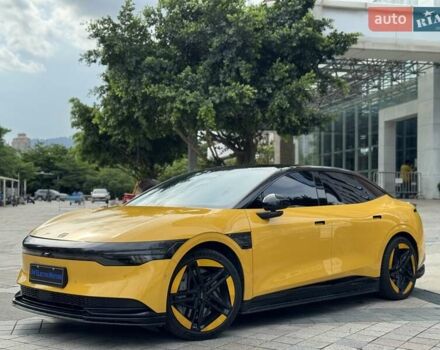 Желтый Zeekr 007, объемом двигателя 0 л и пробегом 11 тыс. км за 39999 $, фото 1 на Automoto.ua