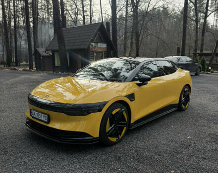 Желтый Zeekr 007, объемом двигателя 0 л и пробегом 10 тыс. км за 44500 $, фото 1 на Automoto.ua