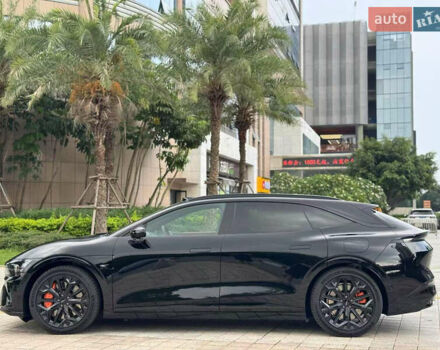 Черный Zeekr 007 GT, объемом двигателя 0 л и пробегом 1 тыс. км за 43999 $, фото 4 на Automoto.ua