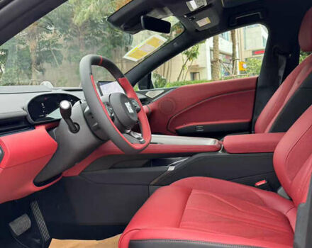 Черный Zeekr 007 GT, объемом двигателя 0 л и пробегом 1 тыс. км за 43999 $, фото 2 на Automoto.ua