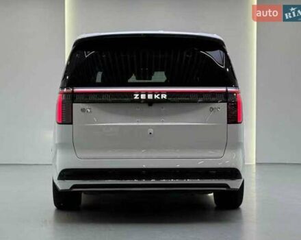Белый Zeekr 009, объемом двигателя 0 л и пробегом 14 тыс. км за 68700 $, фото 4 на Automoto.ua