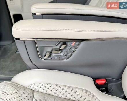 Серый Zeekr 009, объемом двигателя 0 л и пробегом 11 тыс. км за 68999 $, фото 35 на Automoto.ua