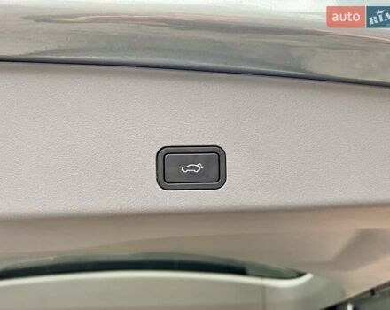 Серый Zeekr 009, объемом двигателя 0 л и пробегом 11 тыс. км за 68999 $, фото 15 на Automoto.ua