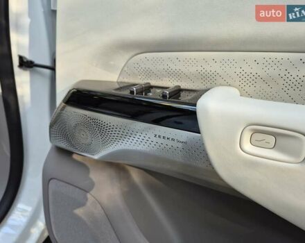 Zeekr 7X 2024 у Броварах на Automoto.ua Білий Zeekr 7X, об'ємом двигуна 0 л та пробігом 3 тис. км за 38500 $, фото 43 на Automoto.ua