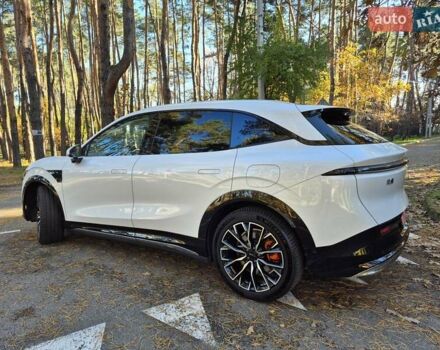Zeekr 7X 2024 у Броварах на Automoto.ua Білий Zeekr 7X, об'ємом двигуна 0 л та пробігом 3 тис. км за 38500 $, фото 5 на Automoto.ua
