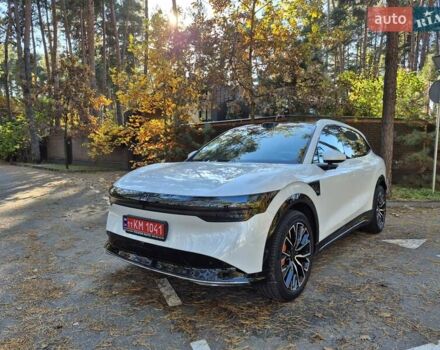 Zeekr 7X 2024 у Броварах на Automoto.ua Білий Zeekr 7X, об'ємом двигуна 0 л та пробігом 3 тис. км за 38500 $, фото 2 на Automoto.ua