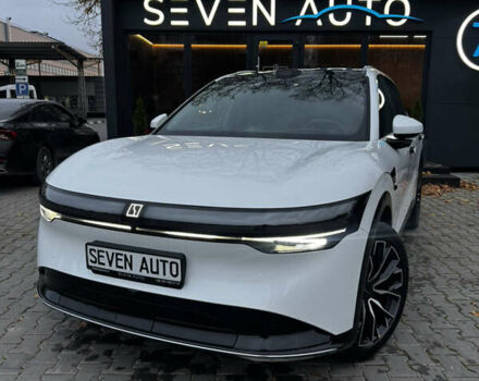 Zeekr 7X 2025 в Черновцах на Automoto.ua Белый Zeekr 7X, объемом двигателя 0 л и пробегом 1 тыс. км за 44999 $, фото 2 на Automoto.ua