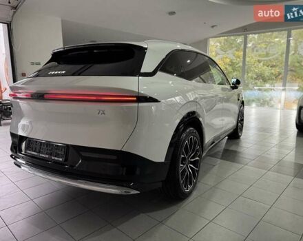 Zeekr 7X 2025 в Одессе на Automoto.ua Белый Zeekr 7X, объемом двигателя 0 л и пробегом 1 тыс. км за 48900 $, фото 3 на Automoto.ua