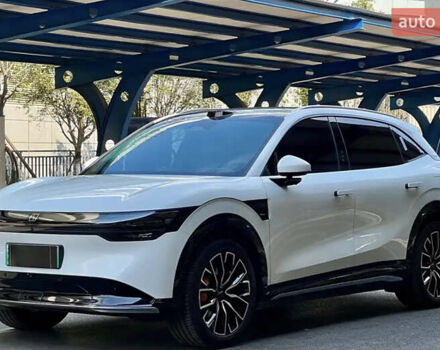 Белый Zeekr 7X, объемом двигателя 0 л и пробегом 1 тыс. км за 40500 $, фото 1 на Automoto.ua