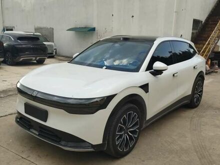 Zeekr 7X 2024 в Киеве на Automoto.ua Белый Zeekr 7X, объемом двигателя 0 л и пробегом 9 тыс. км за 33600 $, фото 1 на Automoto.ua