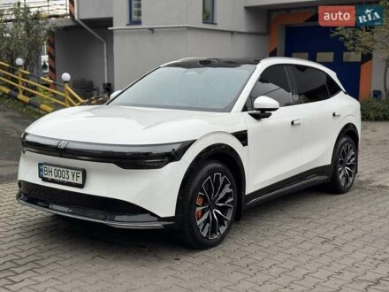 Белый Zeekr 7X, объемом двигателя 0 л и пробегом 4 тыс. км за 45500 $, фото 1 на Automoto.ua