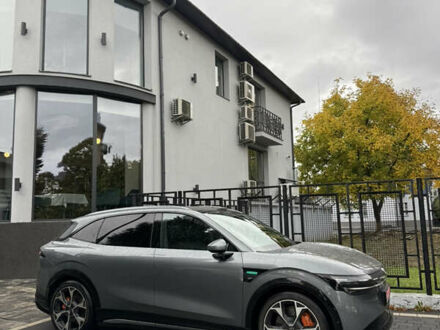 Zeekr 7X 2025 в Ужгороде на Automoto.ua Серый Zeekr 7X, объемом двигателя 0 л и пробегом 1 тыс. км за 52000 $, фото 1 на Automoto.ua