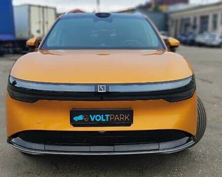 Zeekr 7X 2024 у Києві на Automoto.ua Помаранчевий Zeekr 7X, об'ємом двигуна 0 л та пробігом 6 тис. км за 38999 $, фото 4 на Automoto.ua