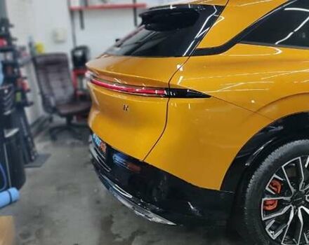 Zeekr 7X 2024 у Києві на Automoto.ua Помаранчевий Zeekr 7X, об'ємом двигуна 0 л та пробігом 6 тис. км за 38999 $, фото 13 на Automoto.ua