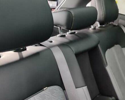 Zeekr 7X 2024 у Києві на Automoto.ua Помаранчевий Zeekr 7X, об'ємом двигуна 0 л та пробігом 6 тис. км за 38999 $, фото 26 на Automoto.ua