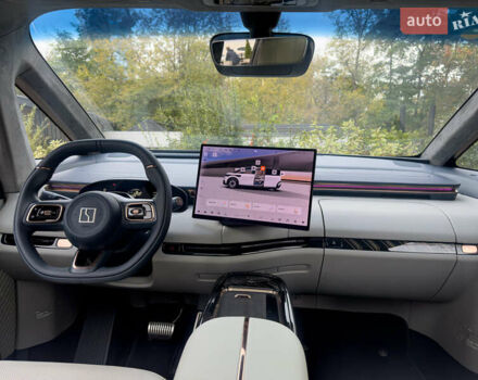 Білий Zeekr Mix, об'ємом двигуна 0 л та пробігом 4 тис. км за 46850 $, фото 23 на Automoto.ua