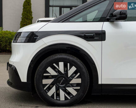 Білий Zeekr Mix, об'ємом двигуна 0 л та пробігом 4 тис. км за 46850 $, фото 6 на Automoto.ua