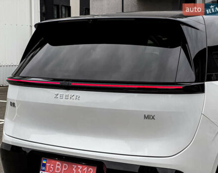 Білий Zeekr Mix, об'ємом двигуна 0 л та пробігом 1 тис. км за 46850 $, фото 11 на Automoto.ua