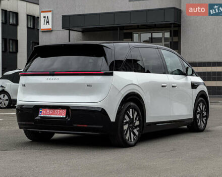 Білий Zeekr Mix, об'ємом двигуна 0 л та пробігом 1 тис. км за 46850 $, фото 10 на Automoto.ua