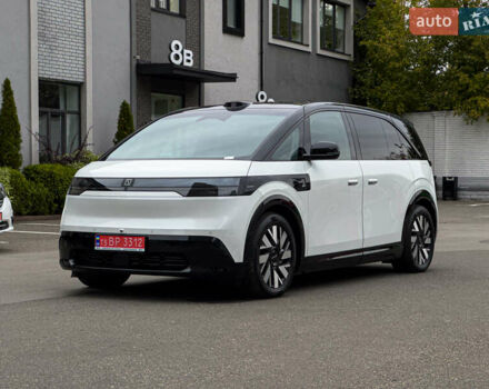 Білий Zeekr Mix, об'ємом двигуна 0 л та пробігом 4 тис. км за 46850 $, фото 1 на Automoto.ua