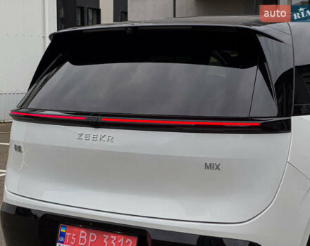 Білий Zeekr Mix, об'ємом двигуна 0 л та пробігом 4 тис. км за 46850 $, фото 9 на Automoto.ua
