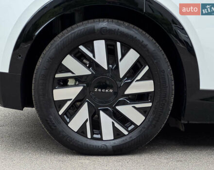 Білий Zeekr Mix, об'ємом двигуна 0 л та пробігом 4 тис. км за 46850 $, фото 7 на Automoto.ua