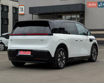 Білий Zeekr Mix, об'ємом двигуна 0 л та пробігом 4 тис. км за 46850 $, фото 8 на Automoto.ua