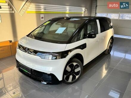 Zeekr Mix 2025 в Киеве на Automoto.ua Белый Zeekr Mix, объемом двигателя 0 л и пробегом 1 тыс. км за 50899 $, фото 1 на Automoto.ua