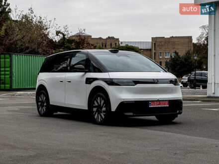 Zeekr Mix 2025 в Киеве на Automoto.ua Белый Zeekr Mix, объемом двигателя 0 л и пробегом 1 тыс. км за 46850 $, фото 1 на Automoto.ua