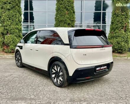 Zeekr Mix, объемом двигателя 0 л и пробегом 3 тыс. км за 46500 $, фото 5 на Automoto.ua