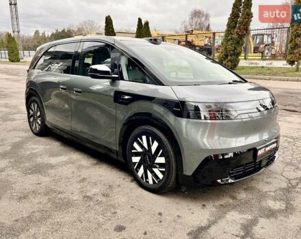 Серый Zeekr Mix, объемом двигателя 0 л и пробегом 3 тыс. км за 46900 $, фото 8 на Automoto.ua