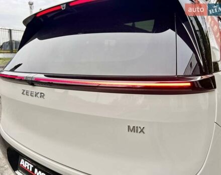 Сірий Zeekr Mix, об'ємом двигуна 0 л та пробігом 3 тис. км за 46500 $, фото 12 на Automoto.ua