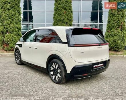 Сірий Zeekr Mix, об'ємом двигуна 0 л та пробігом 3 тис. км за 46500 $, фото 5 на Automoto.ua