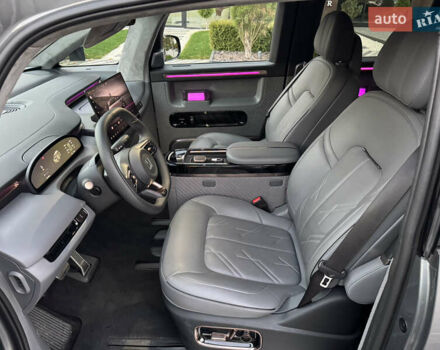 Сірий Zeekr Mix, об'ємом двигуна 0 л та пробігом 1 тис. км за 45999 $, фото 32 на Automoto.ua