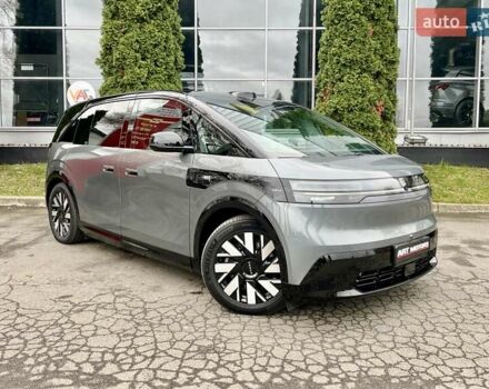 Серый Zeekr Mix, объемом двигателя 0 л и пробегом 3 тыс. км за 46900 $, фото 3 на Automoto.ua