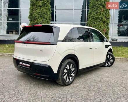 Сірий Zeekr Mix, об'ємом двигуна 0 л та пробігом 3 тис. км за 46500 $, фото 4 на Automoto.ua