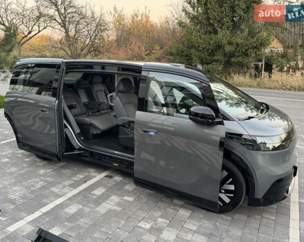 Сірий Zeekr Mix, об'ємом двигуна 0 л та пробігом 1 тис. км за 45999 $, фото 26 на Automoto.ua