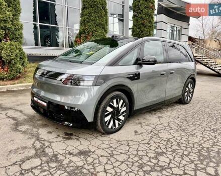 Серый Zeekr Mix, объемом двигателя 0 л и пробегом 3 тыс. км за 46900 $, фото 6 на Automoto.ua