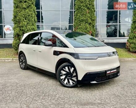 Сірий Zeekr Mix, об'ємом двигуна 0 л та пробігом 3 тис. км за 46500 $, фото 2 на Automoto.ua