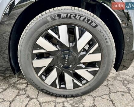 Серый Zeekr Mix, объемом двигателя 0 л и пробегом 3 тыс. км за 46900 $, фото 16 на Automoto.ua