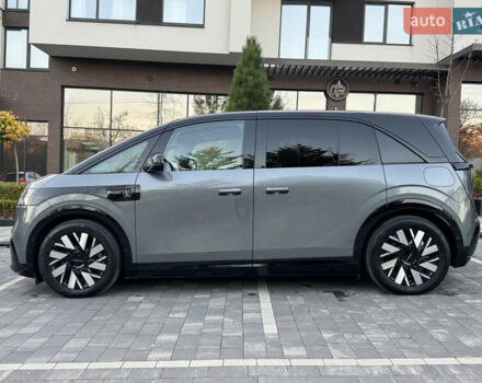 Сірий Zeekr Mix, об'ємом двигуна 0 л та пробігом 1 тис. км за 45999 $, фото 10 на Automoto.ua