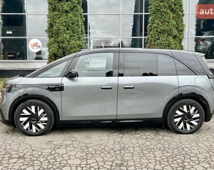 Серый Zeekr Mix, объемом двигателя 0 л и пробегом 3 тыс. км за 46900 $, фото 1 на Automoto.ua