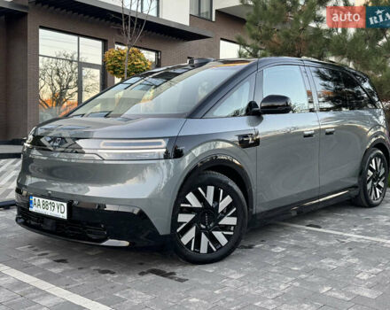 Сірий Zeekr Mix, об'ємом двигуна 0 л та пробігом 1 тис. км за 45999 $, фото 4 на Automoto.ua