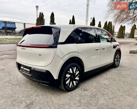 Сірий Zeekr Mix, об'ємом двигуна 0 л та пробігом 3 тис. км за 46500 $, фото 8 на Automoto.ua