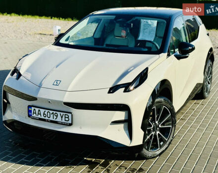 Белый Zeekr X, объемом двигателя 0 л и пробегом 1 тыс. км за 27990 $, фото 2 на Automoto.ua